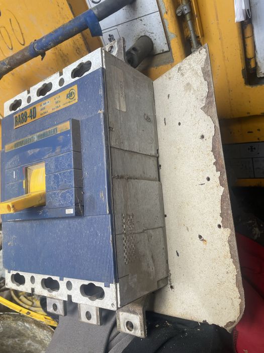 Головний Рубильник