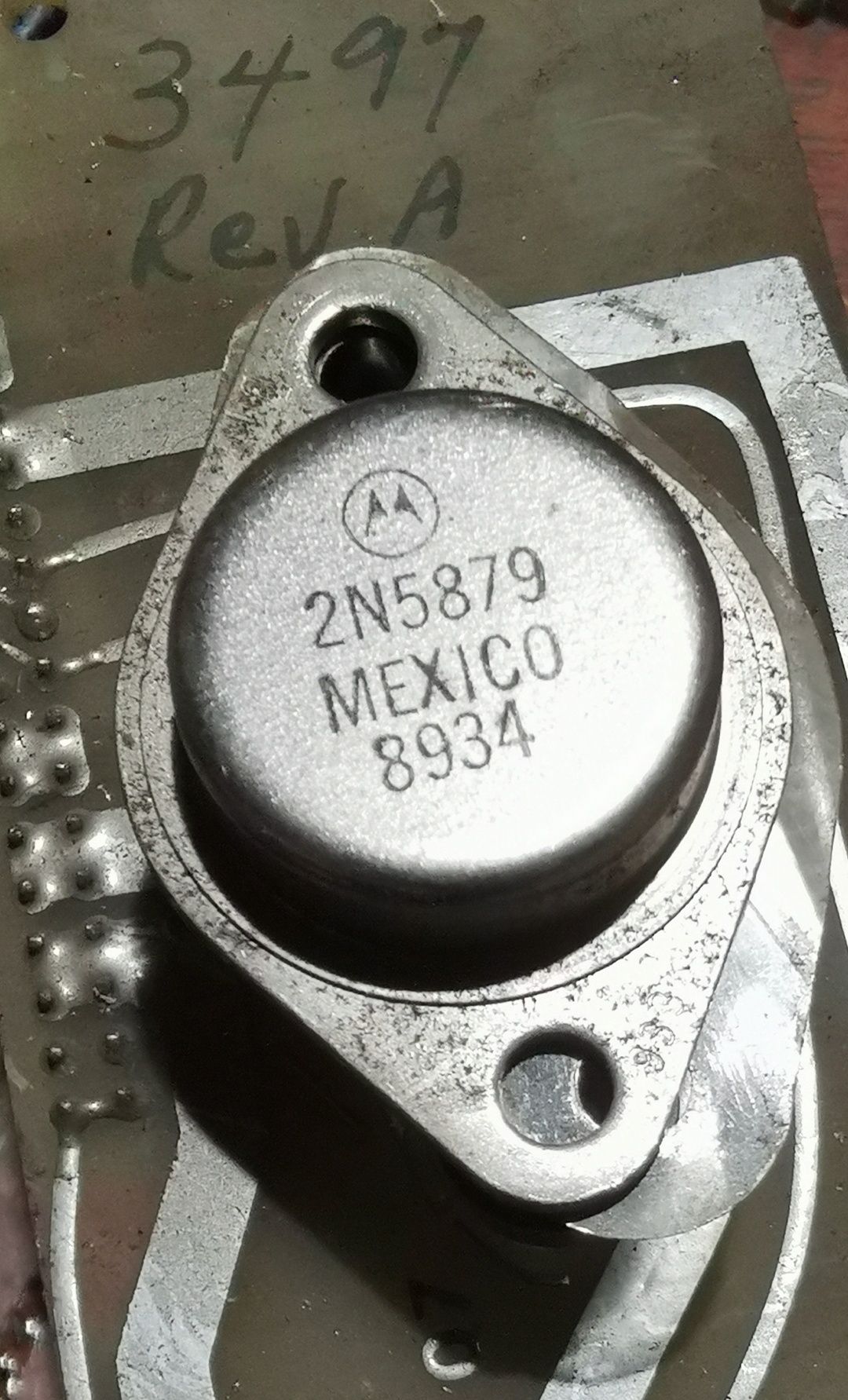 Sprzedam tranzystory 2N5870 MEXICO 8934 sprawne cena za 4 sztuki