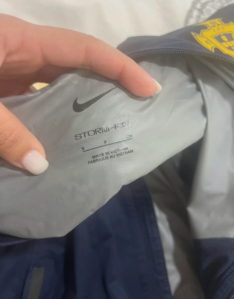 Impermeavel nike
