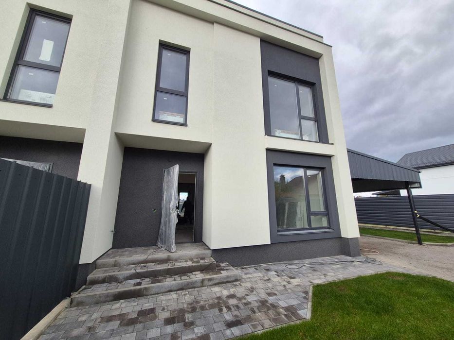 Таунхауз поруч з парком Олександрія