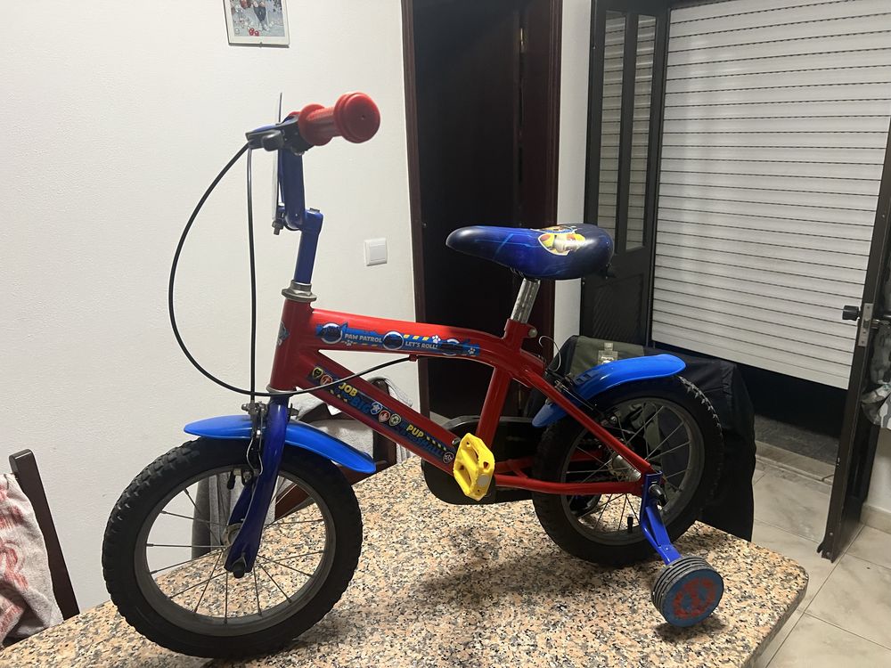 Bicicleta praticamente nova