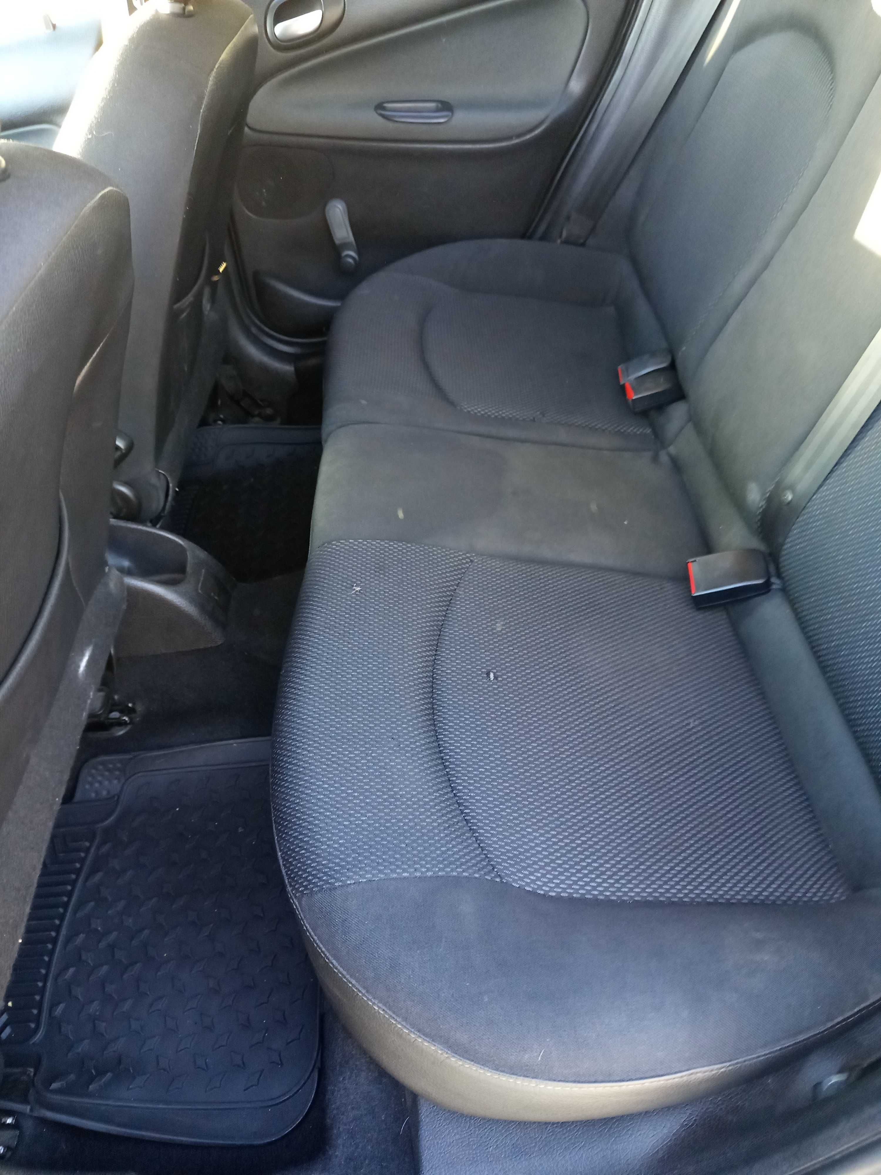Peugeot 206 1.1 Gasolina - 1998