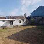 Oportunidade: casa de aldeia com quintal, arrecadação e lareira.