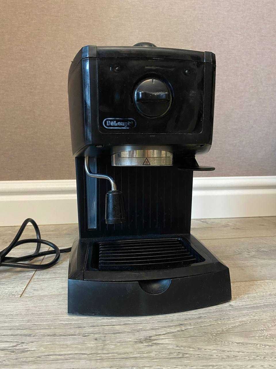 Кавоварка DeLonghi EC 146 B