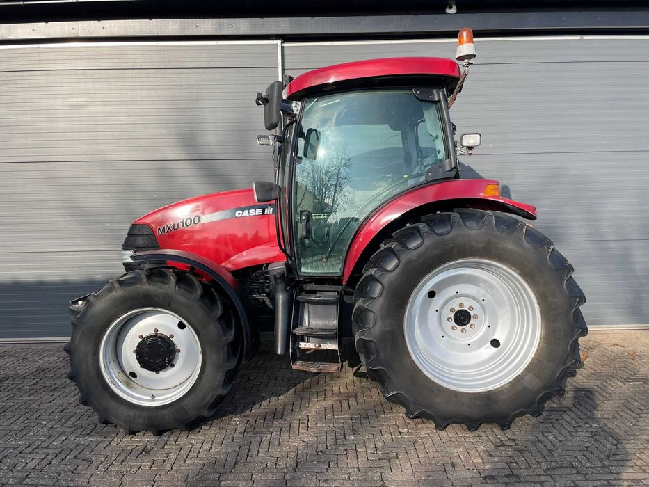 Case Maxxum MXU 100