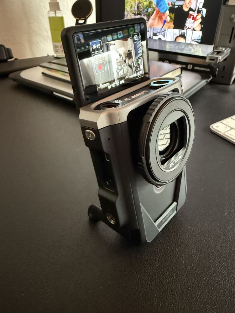 Canon Powershot V10