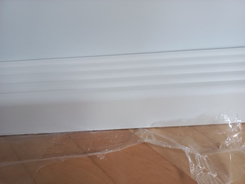 Listwa przypodłogowa biała kasolik R10 MDF 18x60 listwy