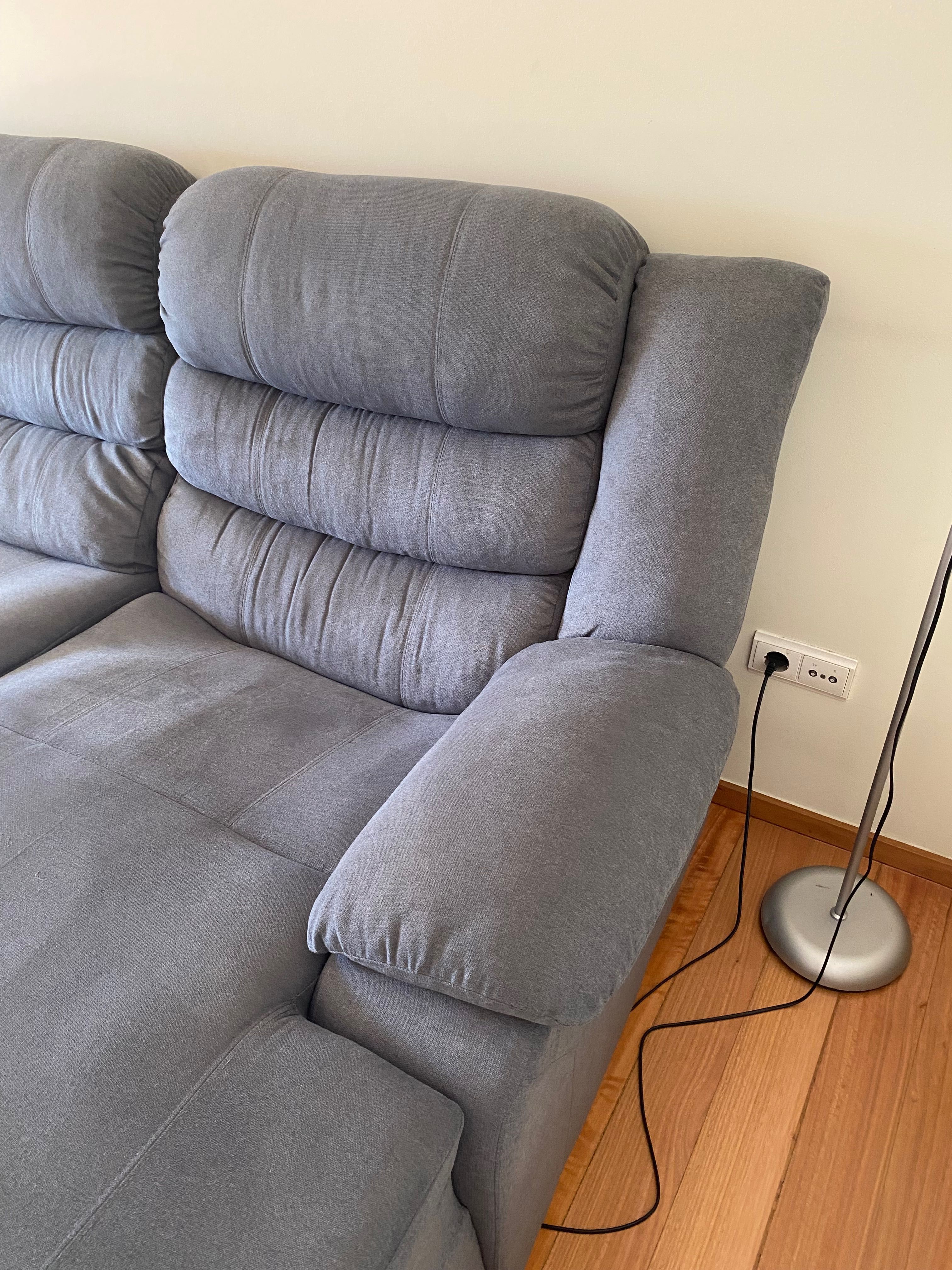 Sofá com chaise longue