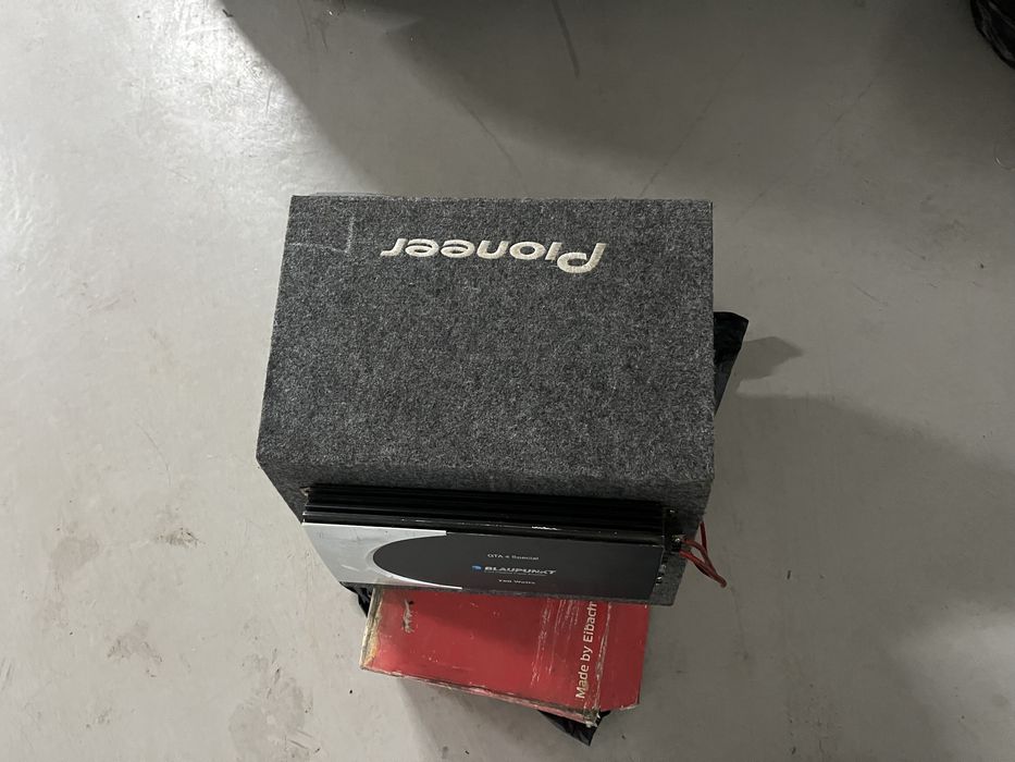 Subwoofer Pioneer Ts-A300B com amplificador blaupunkt