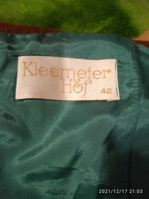 Платье вечернее  зеленый атлас с рисунком бархат