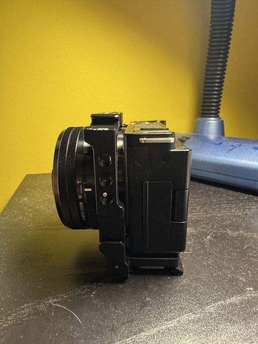 Sony ZV-E10 + E PZ 16-50mm f/3.5-5.6 OSS + Cage