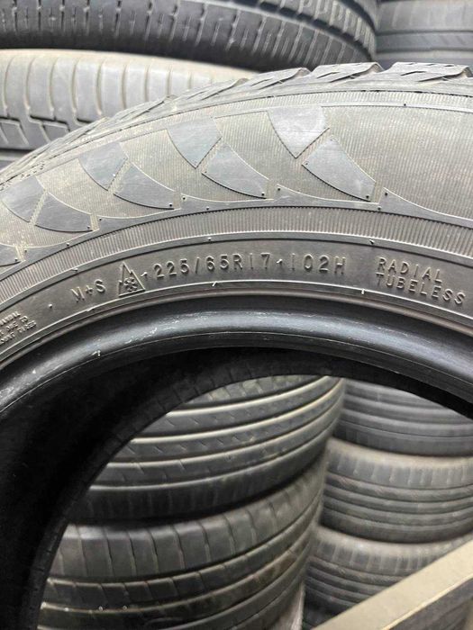 225/65 R17 Nokian комплект зима