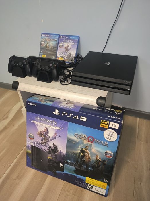 Playstation 4 Pro (з дисководом)