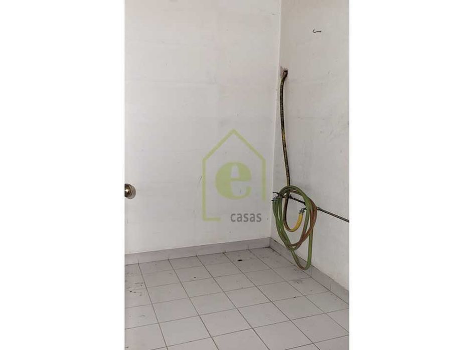 Ampla Loja na Póvoa de Santo Adrião