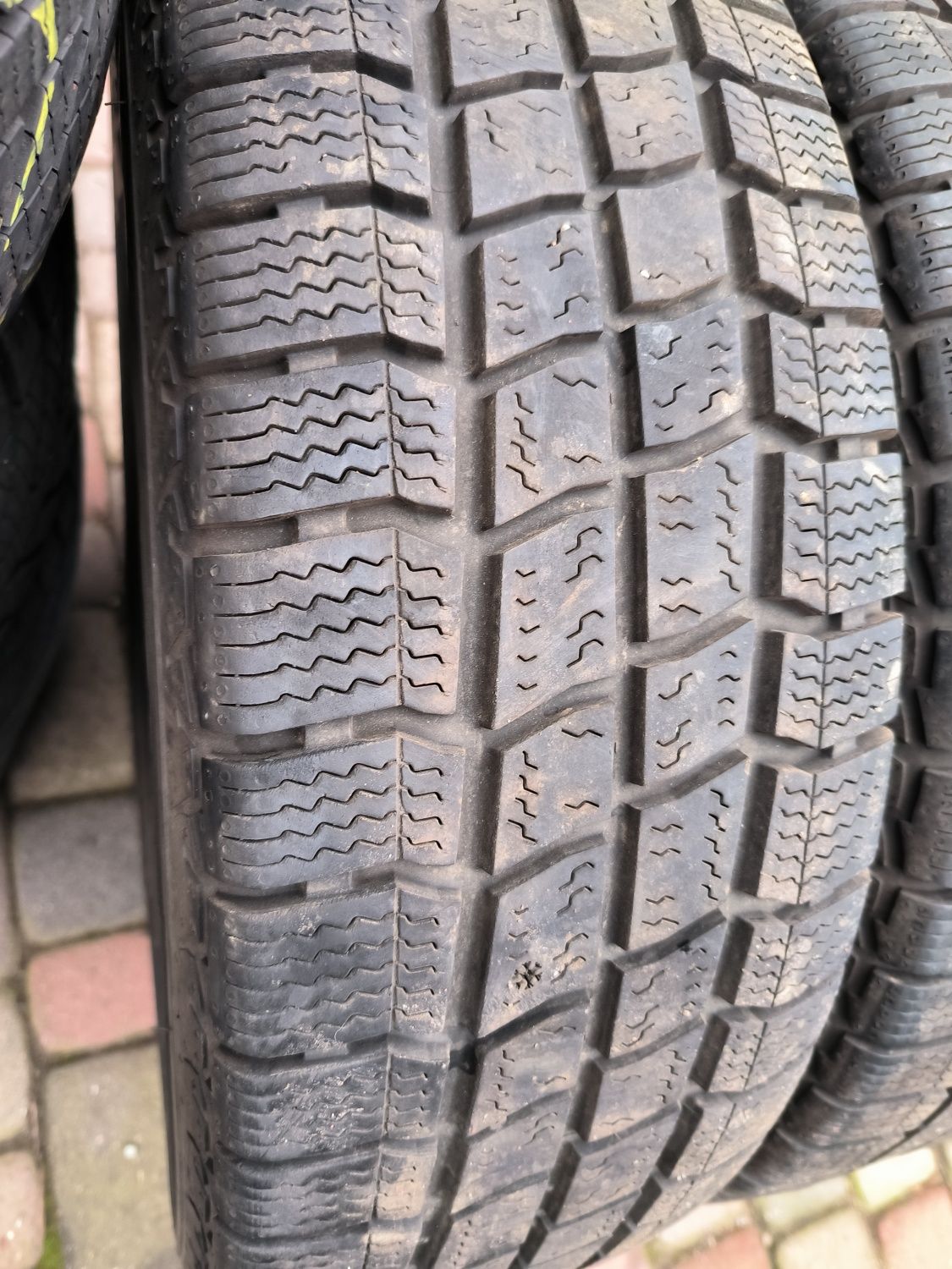 Opony zimowe 16C Vredestein Winter Comtrac2 - 225/75 16C