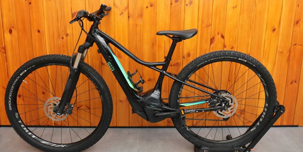 Rower elektryczny Specialized Levo .I inne rowery