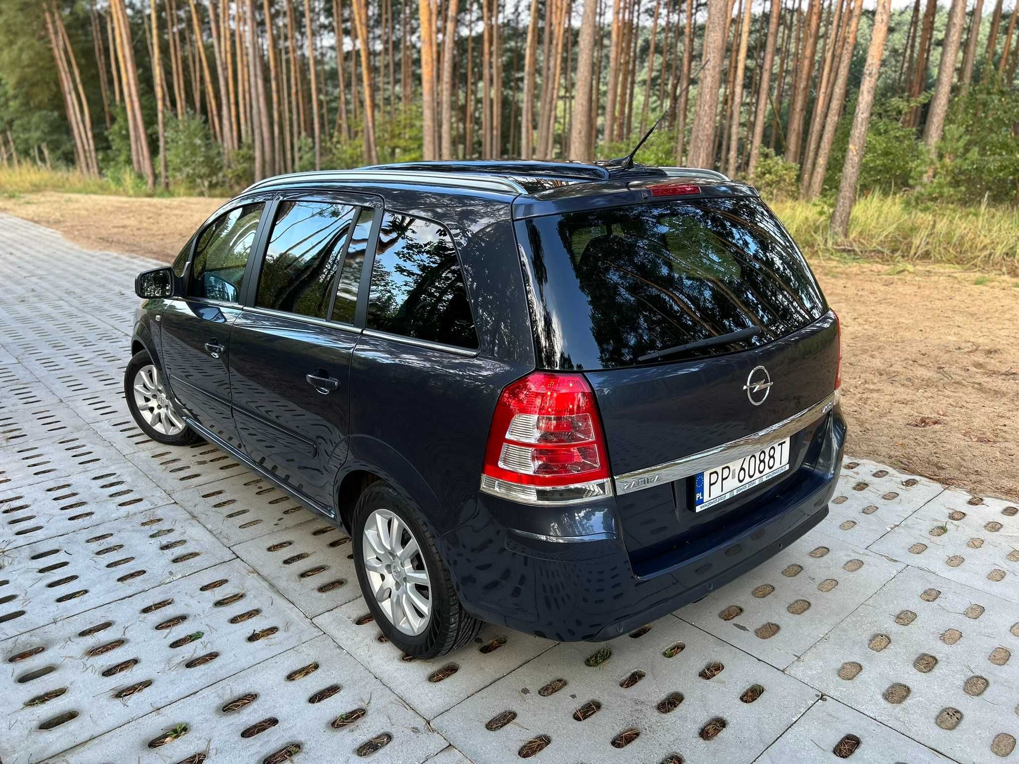 OPEL Zafira B 1.7 CDTI, 7 os. COSMO, RECARO, 2010 r.