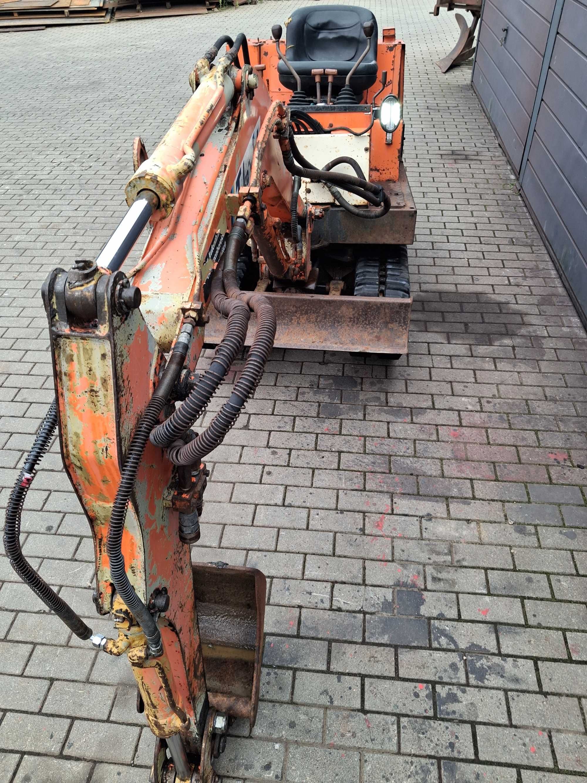 Minikoparka Takeuchi TB12 silnik Yanmar 3 cylindry