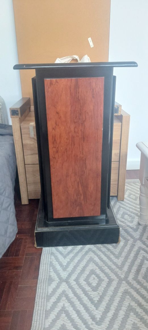 3 móveis - Móvel cabeceira, mesa preta ikea...