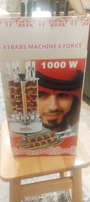 Електрошашличниця на 6 шампурів
