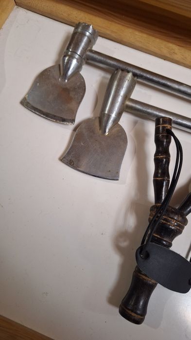 Топоріки , рогатка, штопор