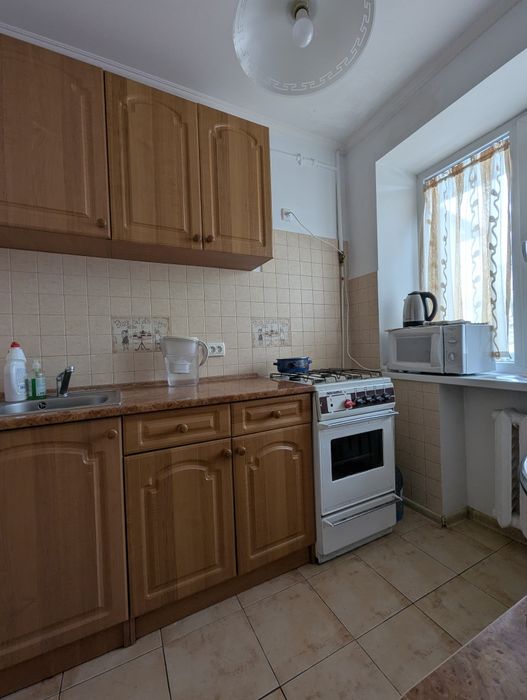 Доба Сяйво неподалік жд