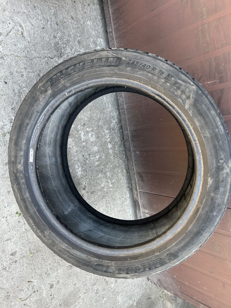 Opona 245/40/18 Michelin Pilot Alpin 5 dot 2819 wysokosc bieznika 5,46