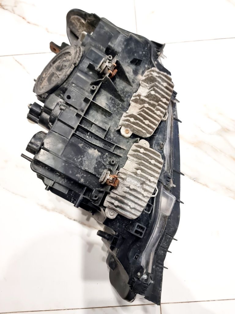 Lampa prawa Bi-Xenon BMW F30 F31 2012–2015 OEM – Stan idealny