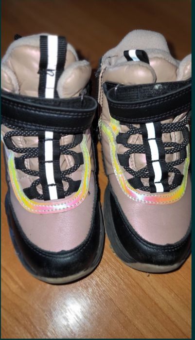 Продам дитячі чобітки