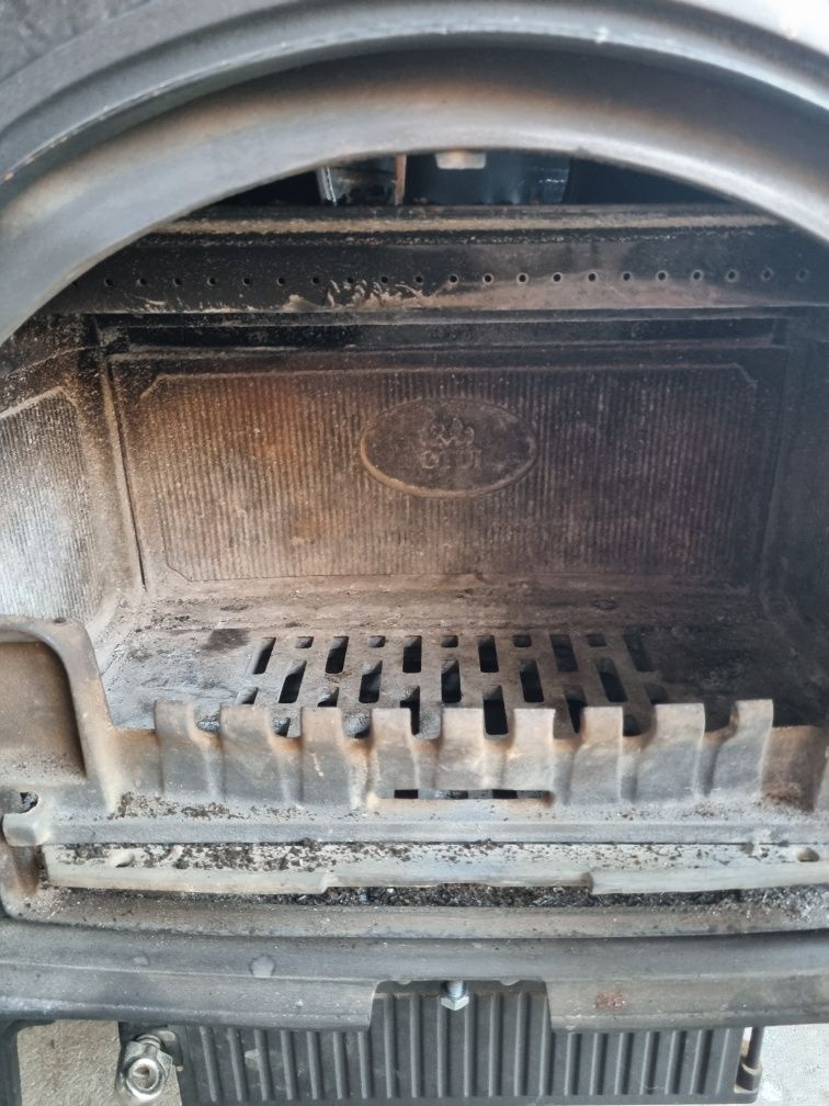 Jotul 3 kominek jøtul z popielnikiem dopalanie spalin