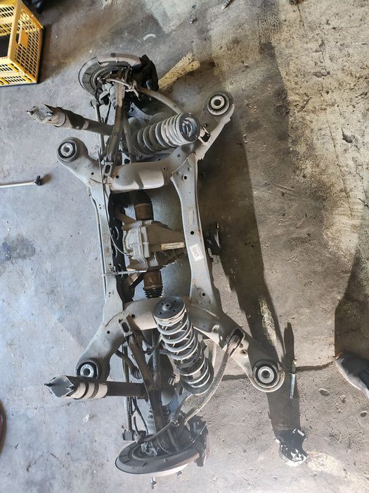 Zawieszenie kpl tylne z reduktorem Mercedesa ML lift  164 320dci