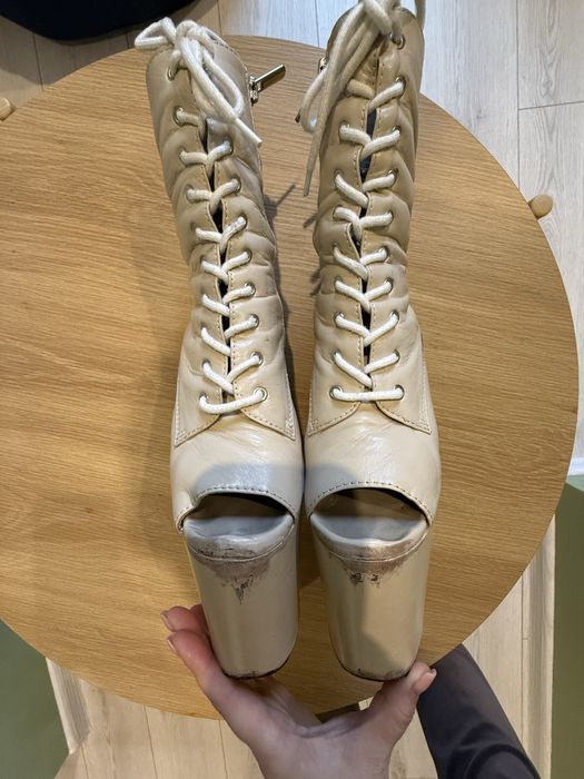 Стріпи pleaser трійки 38 перешиті зі шкіри