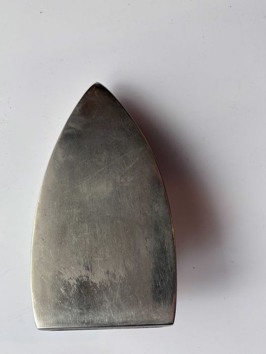 Żelazko małe turystyczne z czasów PRL