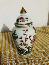 Pote decorativo em porcelana Porart