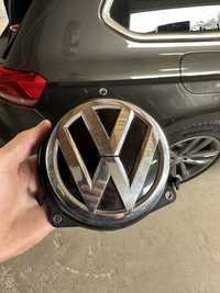 Кнопка багажника з емблемою VW