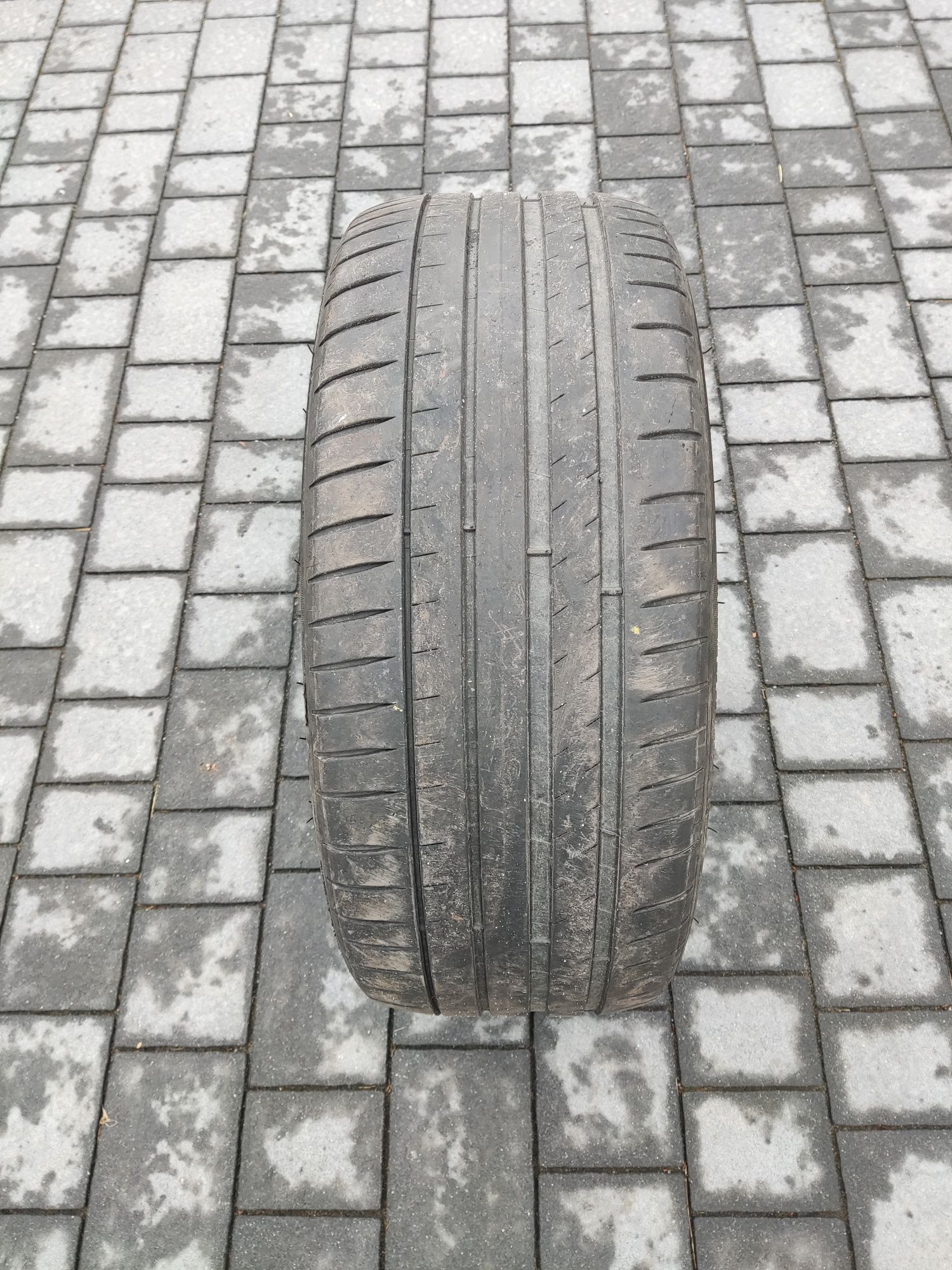 Opony samochodowe Michelin Pilot Sport 4, 17 235/45, R17