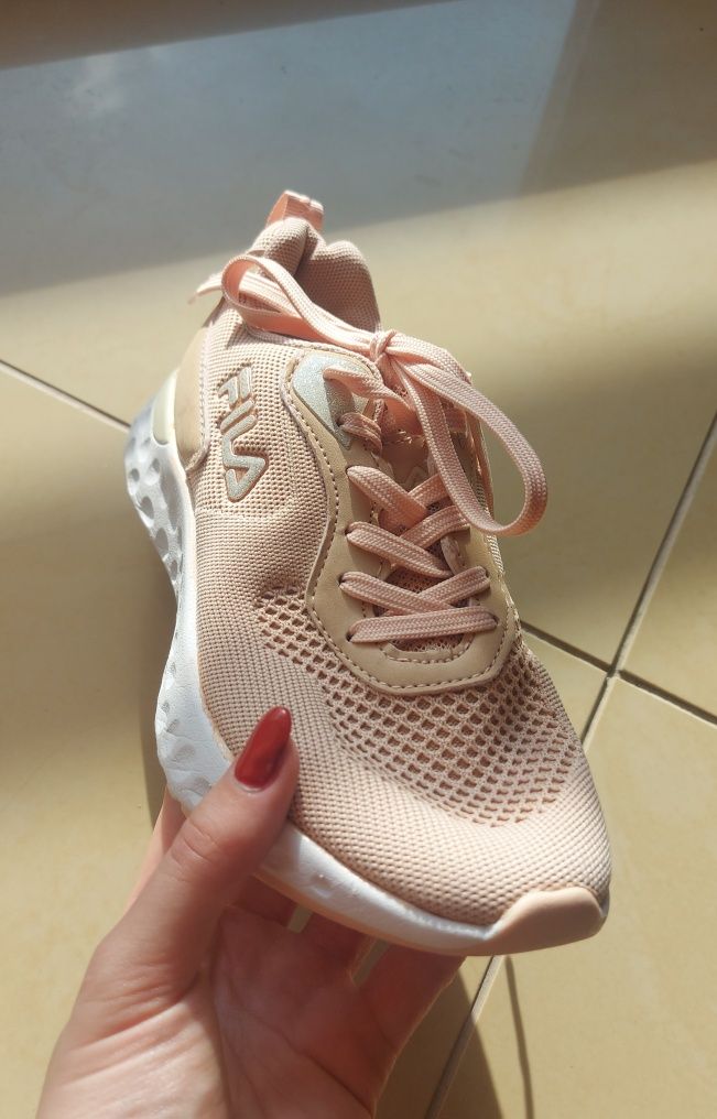Różowe buty FILA