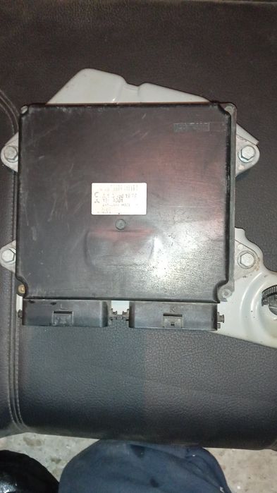 Блок керування двигуна на Mitsubishi Colt