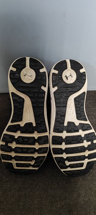 Чоловічі кросівки Under Armour Charged Bandit Trek Trail