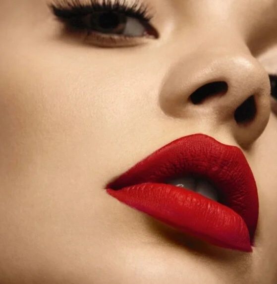 Рідка стійка помада Joséphine naturalisé matte liquide lipstick
