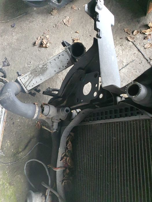 Audi A6 C5 pas przedni