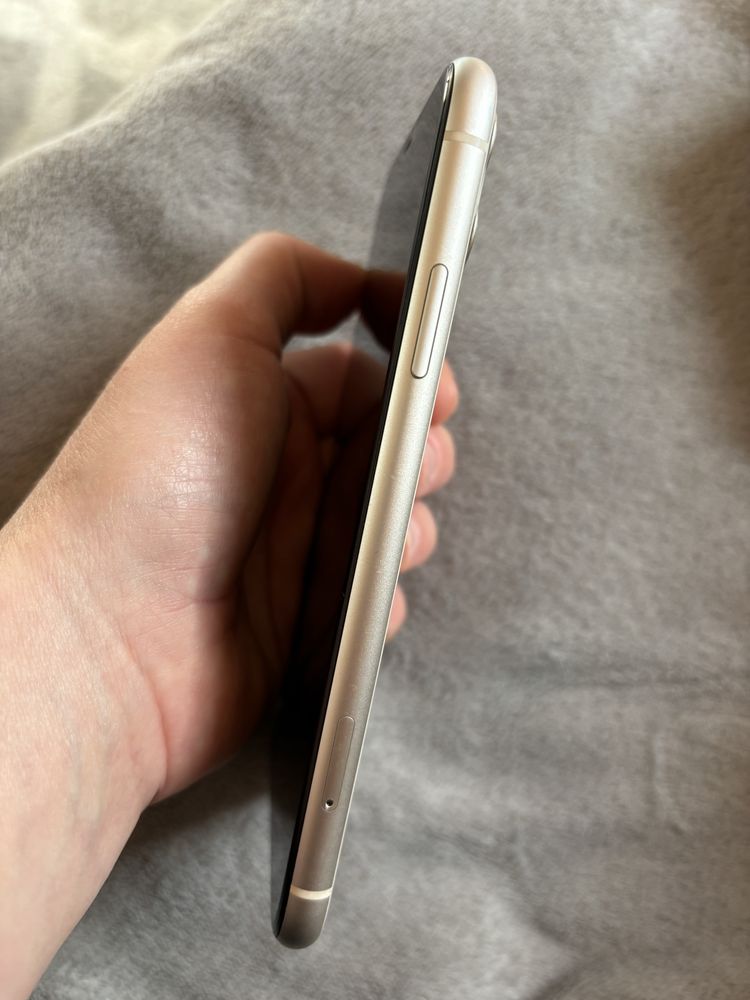 Biały Iphone 11 128GB