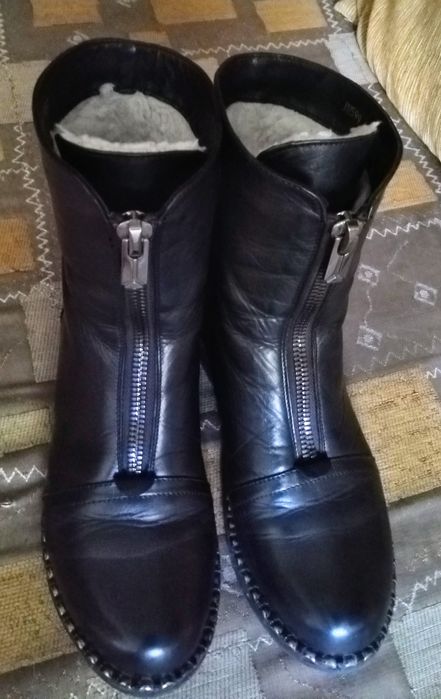 Продам женские зимние кожаные ботинки