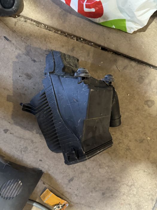 Корпус фільтра Clio 3 датчик воздуха воздухомер