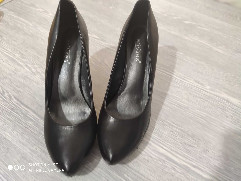 Взуття жіноче, туфлі класичні