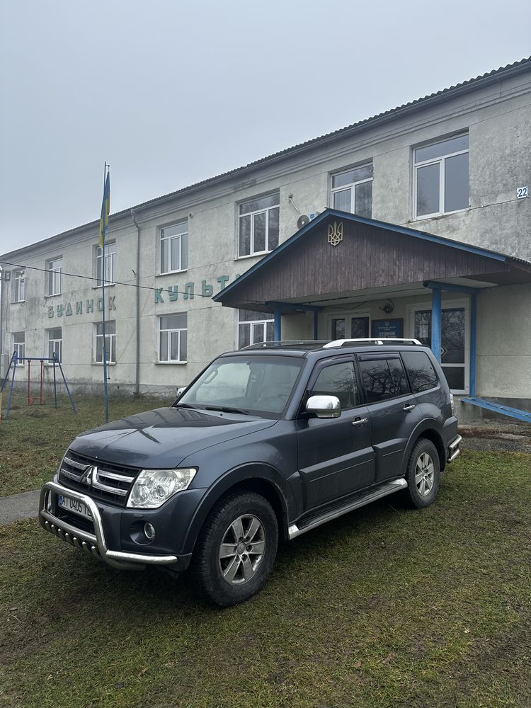 Mitsubishi Pajero 4