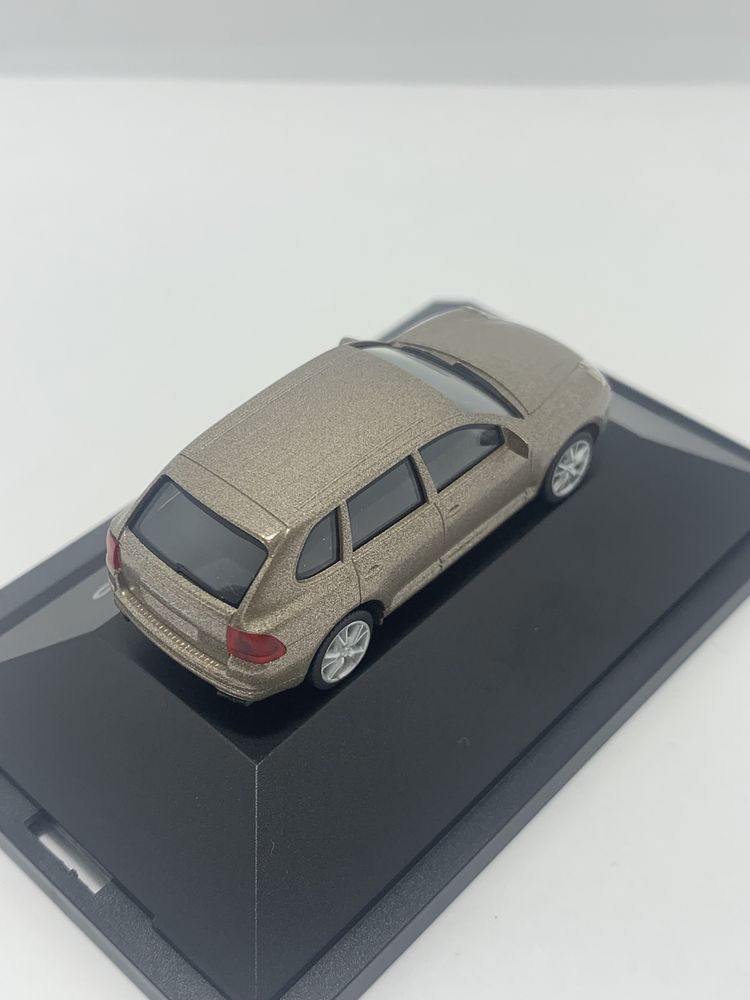 Porsche Cayenne Turbo da Herpa escala 1/87