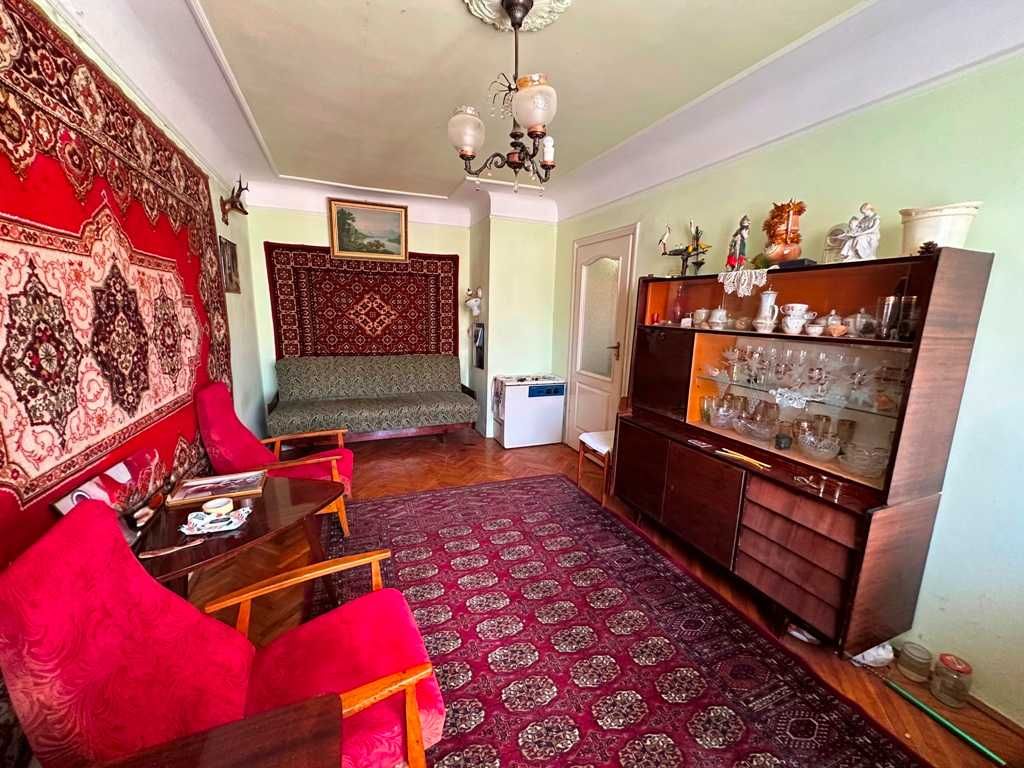 Продається 3 кімнатна квартира у ЦЕНТРІ міста