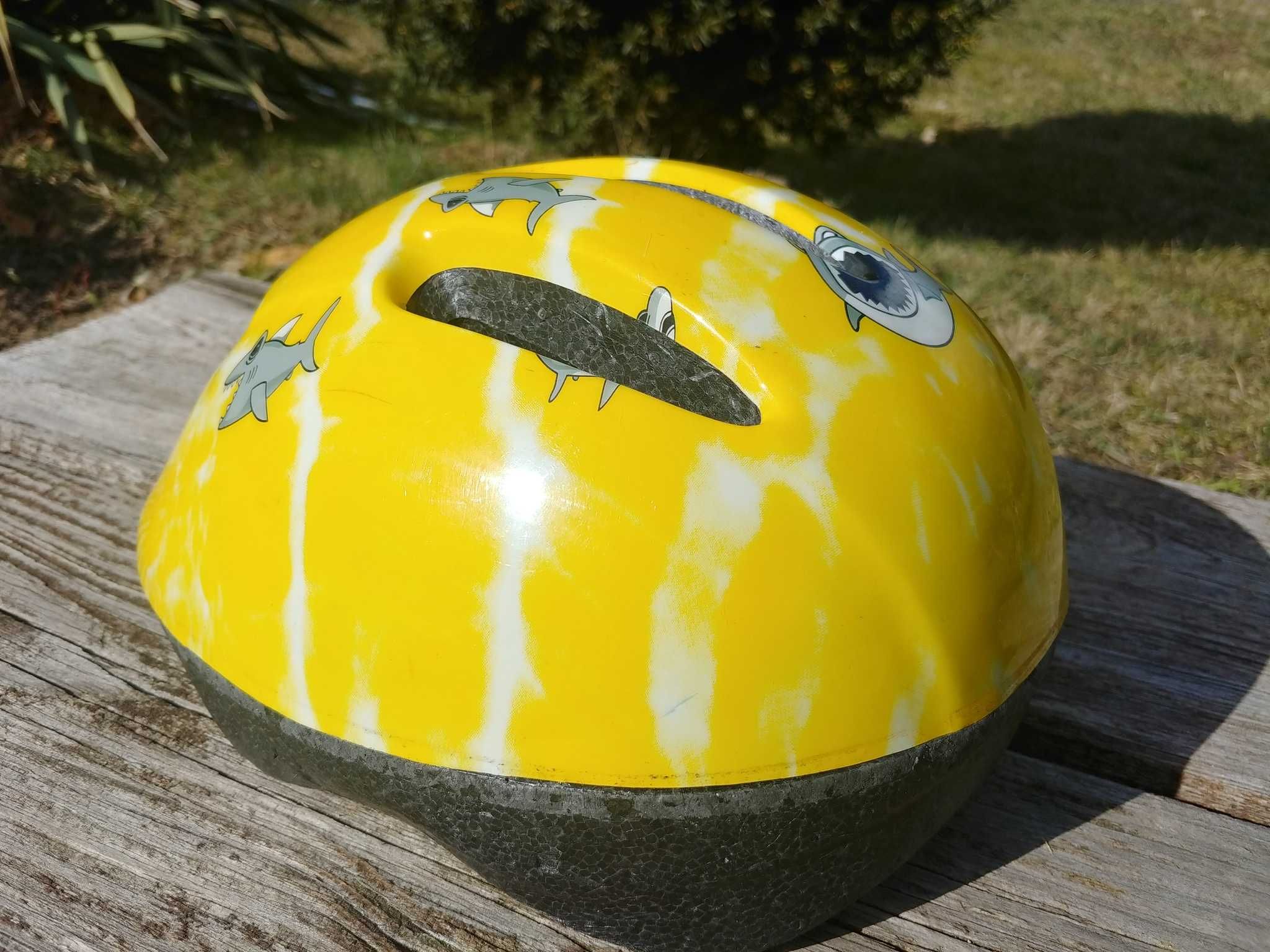 Kask rowerowy żółty w rekiny roz S/M 52-57