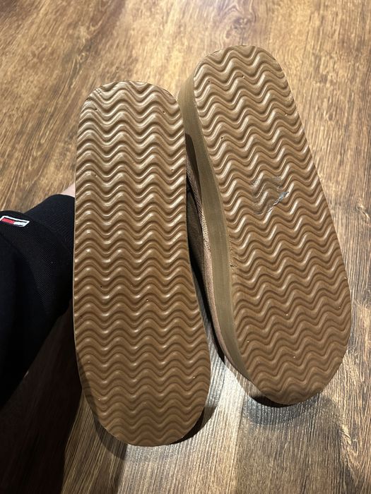 Угі рижі на платформі